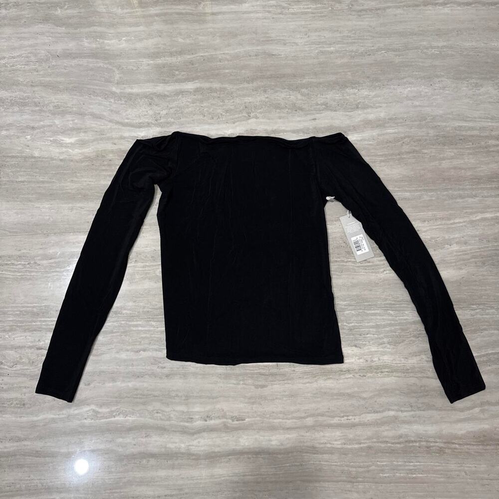 Negative slink top in black